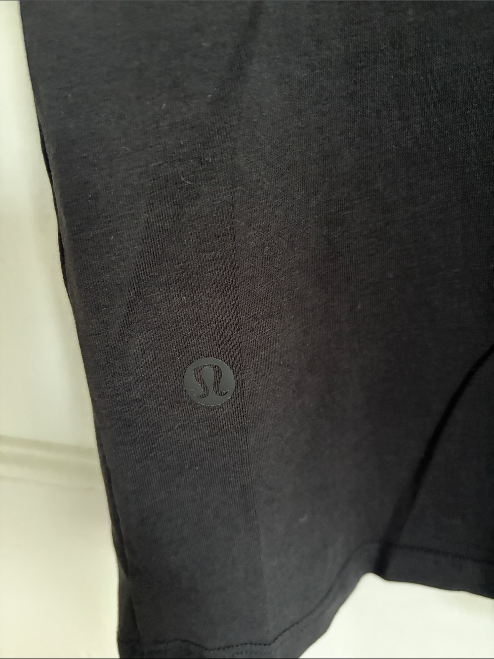 LULULEMON ATHLETICA Men's Short Sleeve Crew Tee - Black - Picture 3 of 3
